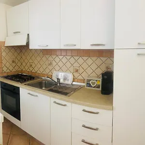 EXCLUSIVE USE- USO ESCLUSIVO - La Maison de Gioel - ENTIRE HOUSE - INTERA CASA - WITH KITCHENETTE - CON CUCININO - WITH WASHING MACHINE - CON LAVATRICE - FREE PUBLIC PARKING IN FRONT OF THE HOUSE - PARCHEGGIO PUBBLICO GRATUITO DIFRONTE ALLA CASA Appartamento